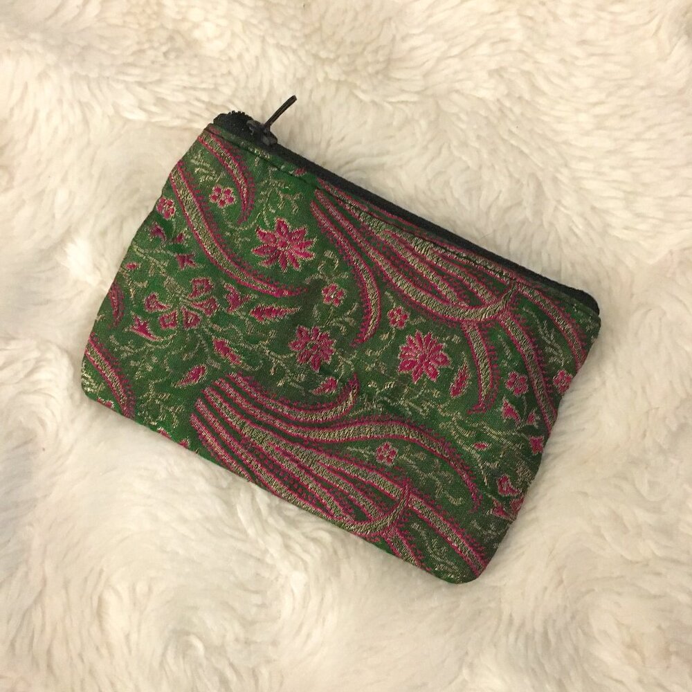 Vintage Silken Embroidered Coin Token Purse Tiny Zipper Pouch
